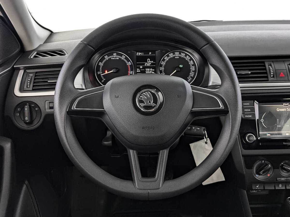 Купить Skoda Rapid с пробегом. Фото: #17