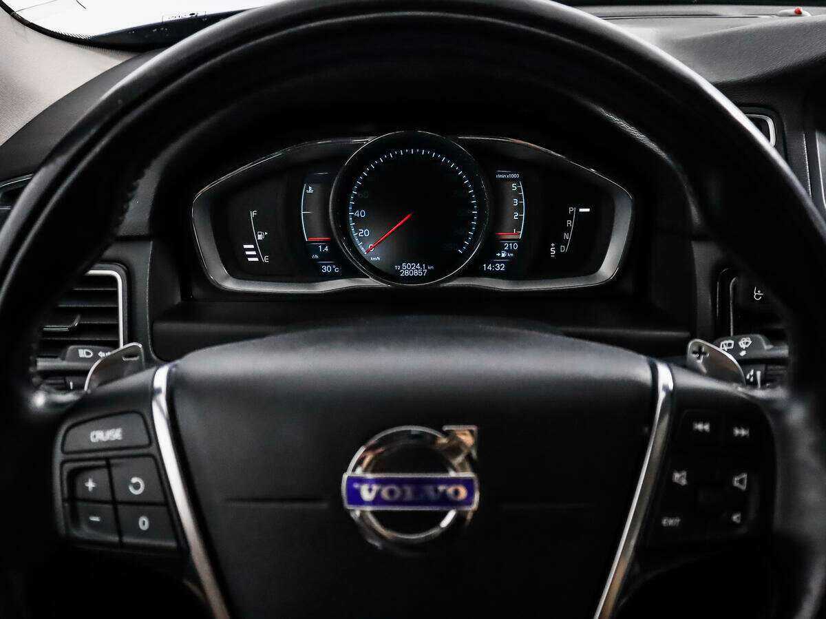 Купить Volvo XC70 с пробегом. Фото: #19