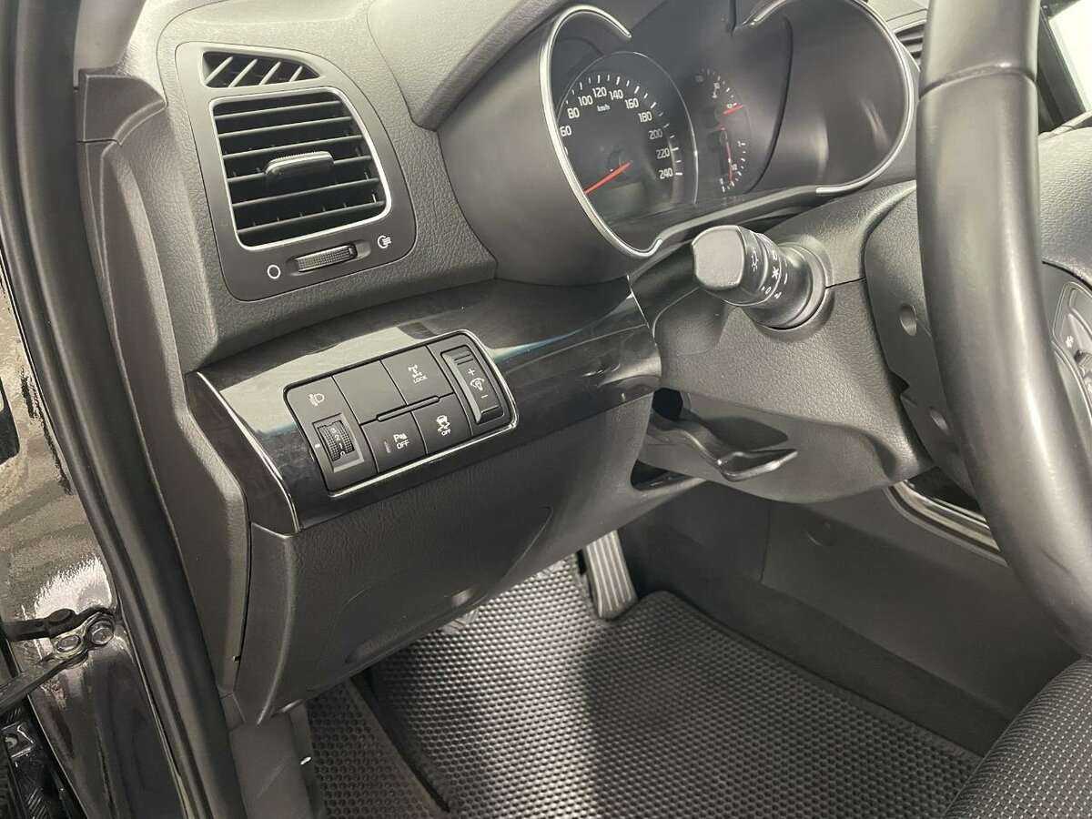 Купить Kia Sorento с пробегом. Фото: #8
