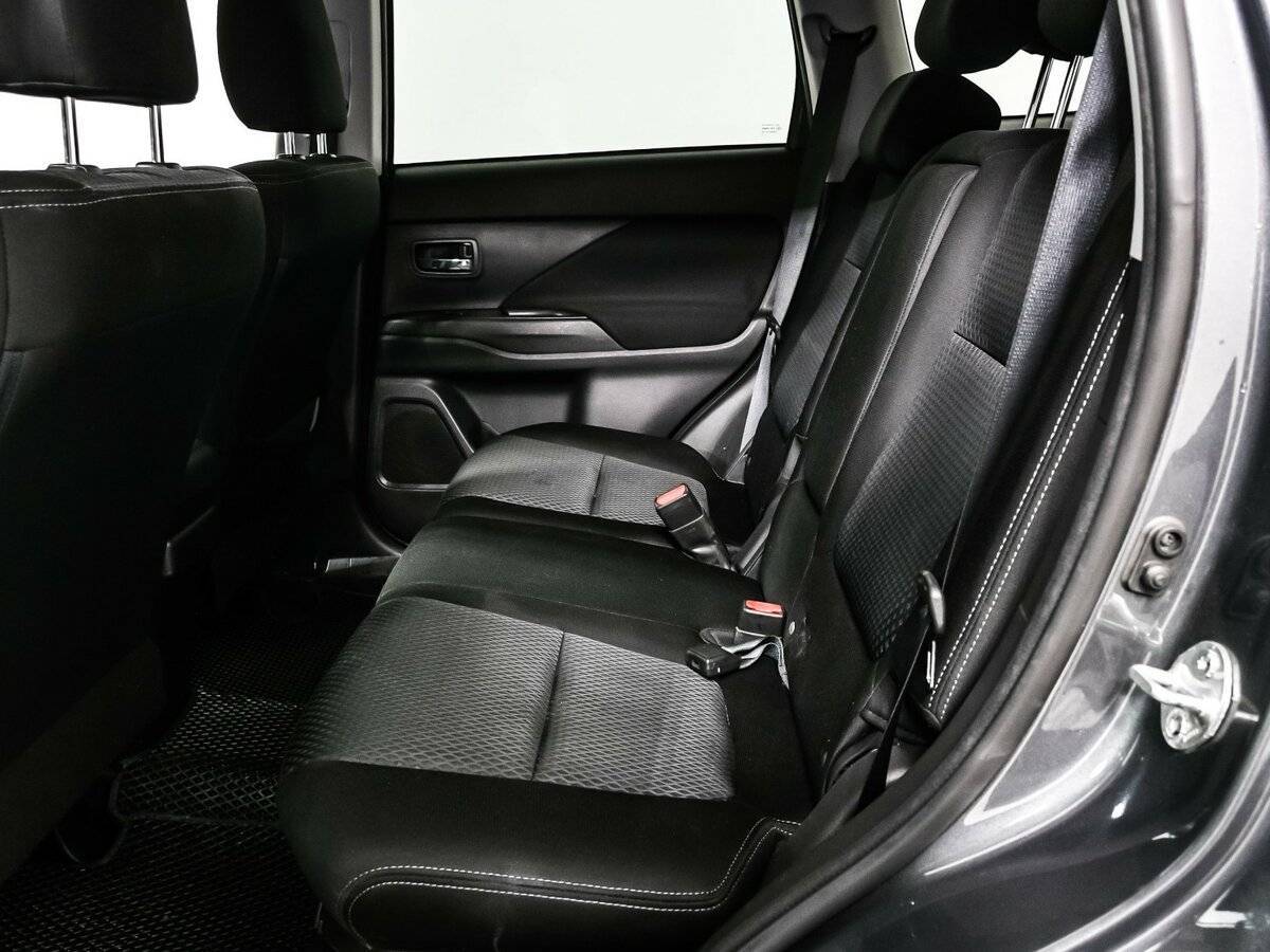 Купить Mitsubishi Outlander с пробегом. Фото: #11