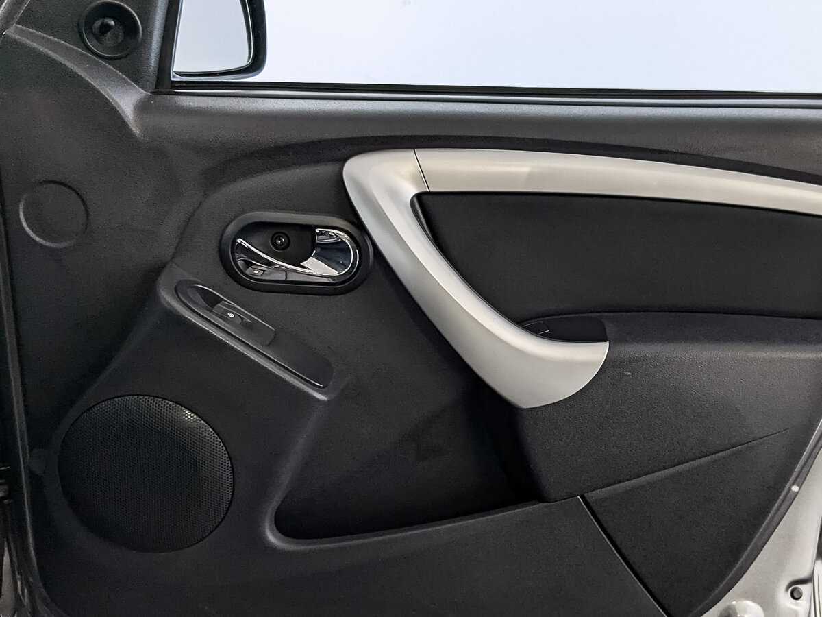 Купить Nissan Terrano с пробегом. Фото: #23