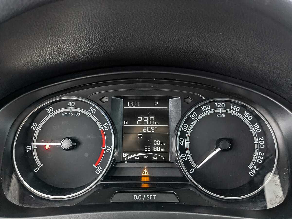 Купить Skoda Rapid с пробегом. Фото: #14