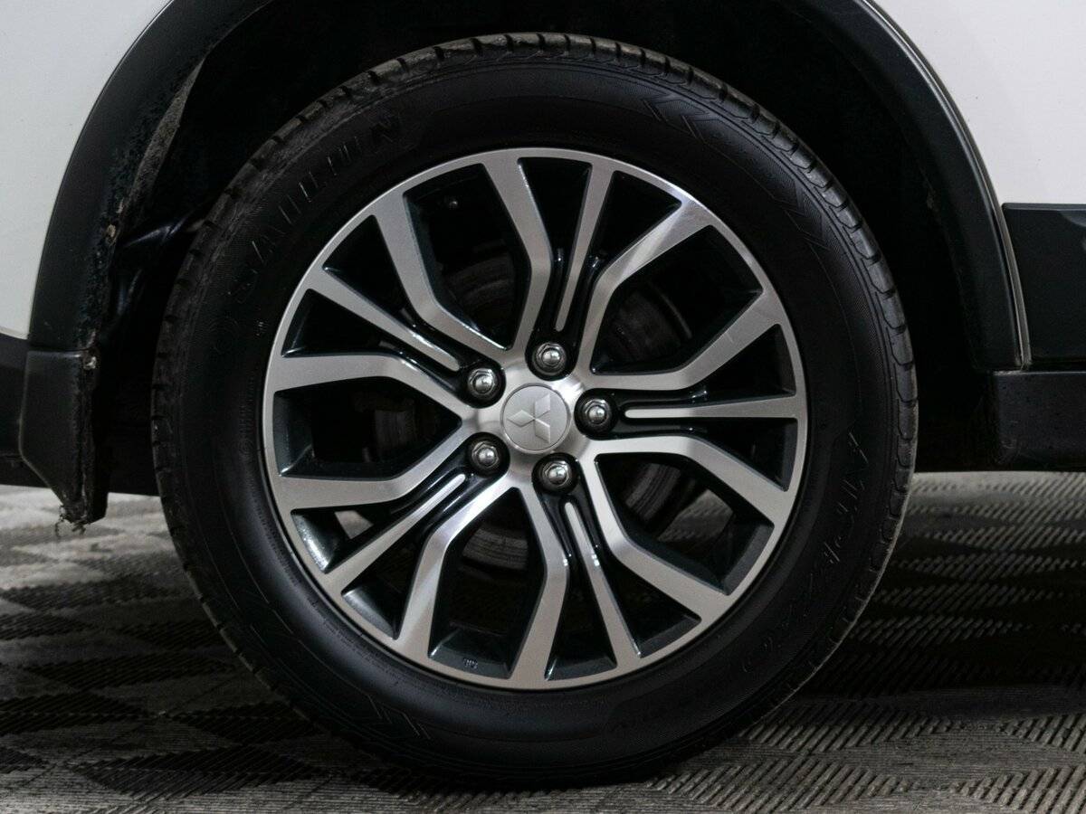 Купить Mitsubishi Outlander с пробегом. Фото: #18