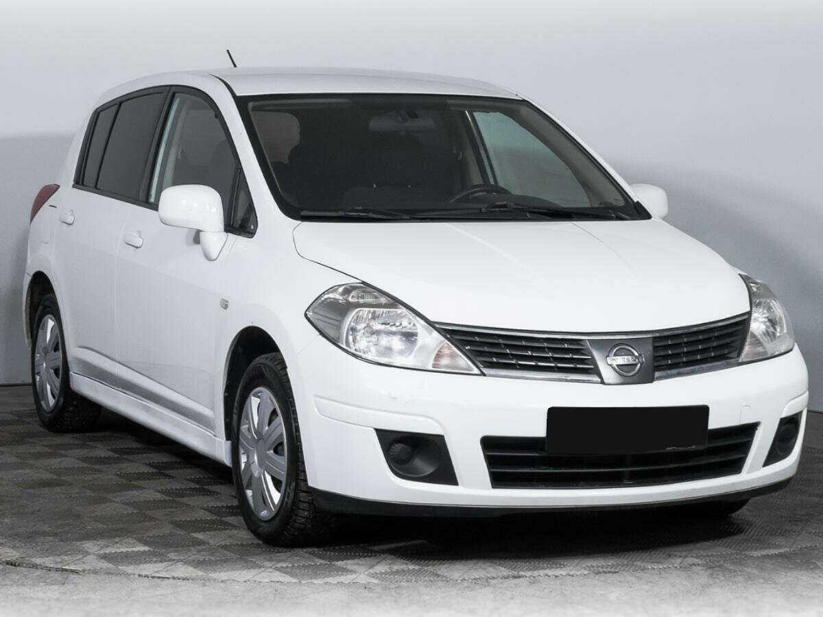 Купить Nissan Tiida с пробегом. Фото: #2