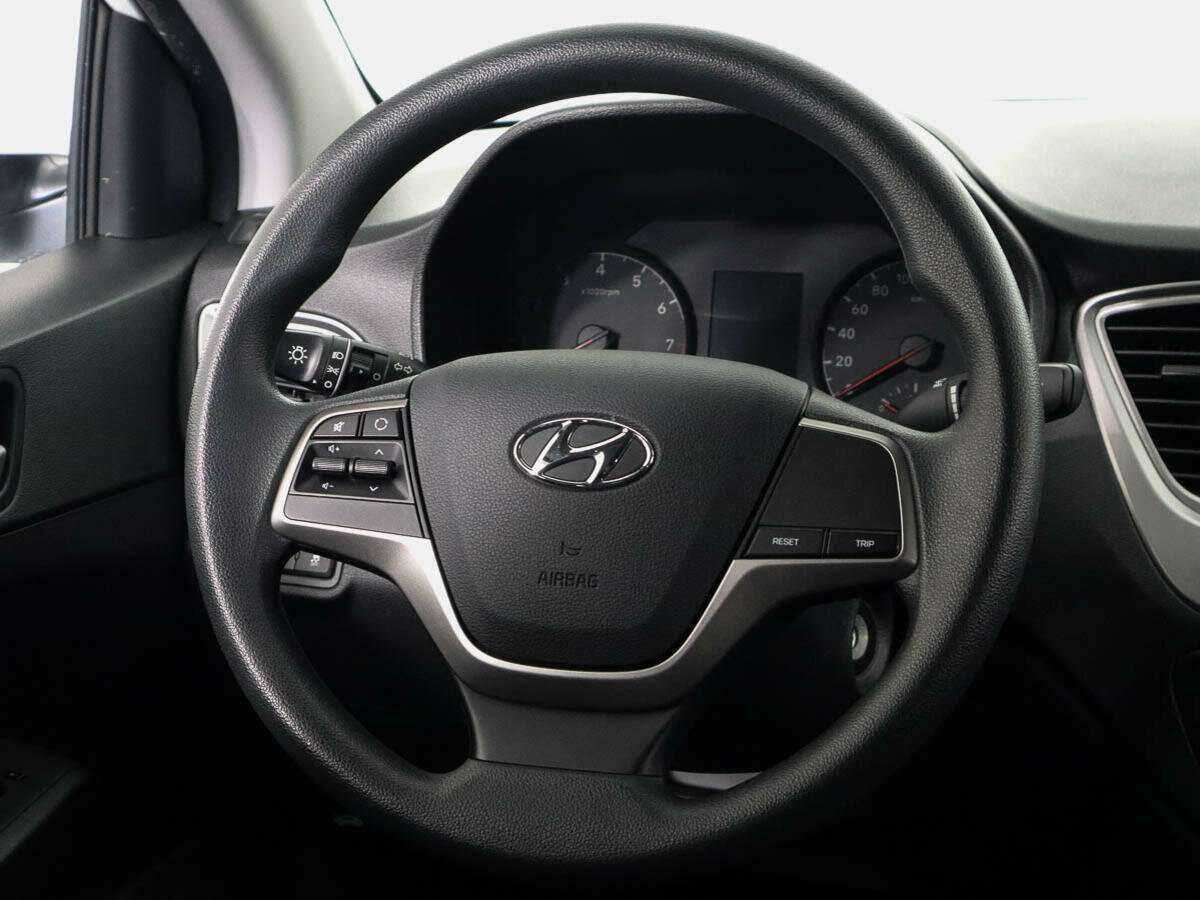Купить Hyundai Solaris с пробегом. Фото: #11