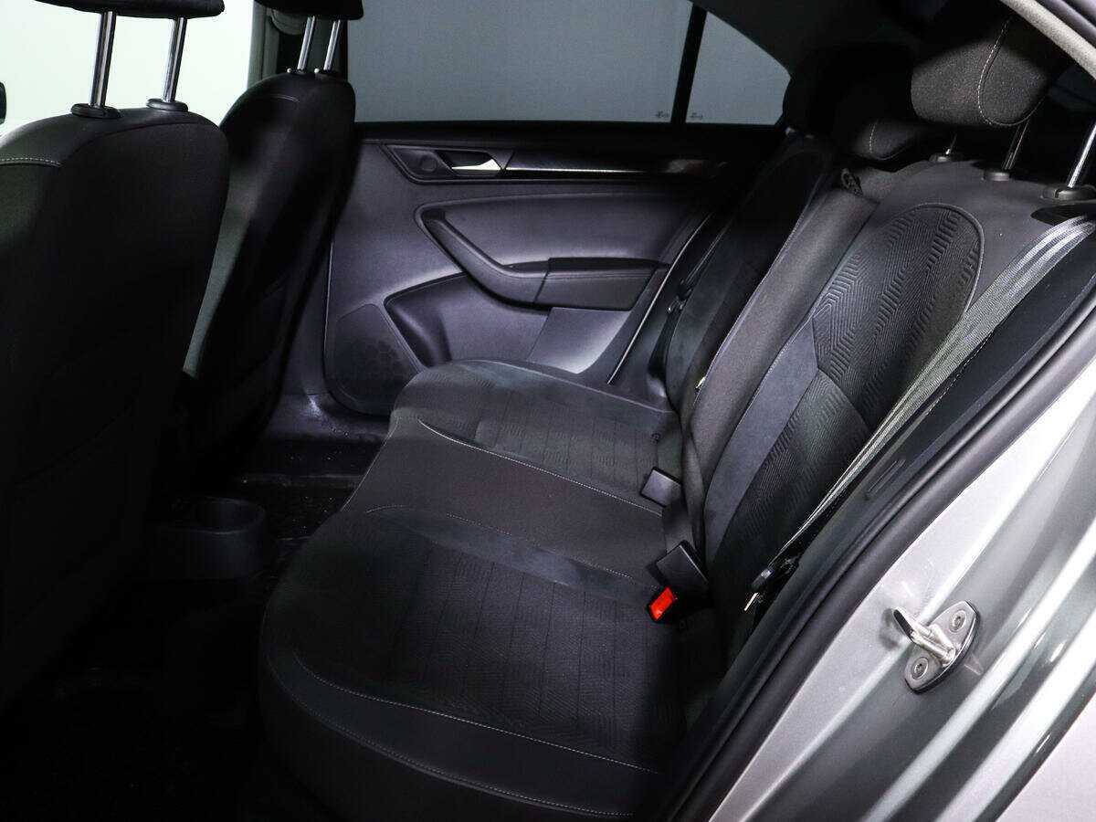 Купить Volkswagen Polo с пробегом. Фото: #9