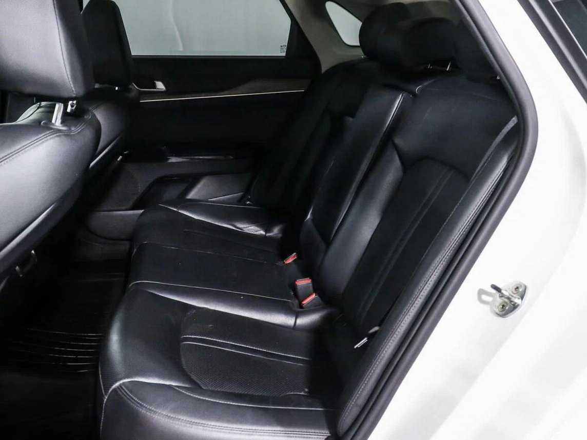 Купить Kia K5 с пробегом. Фото: #12