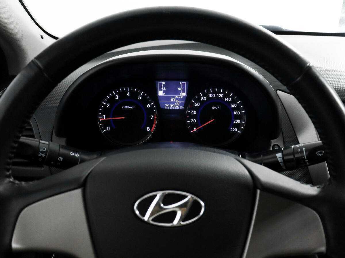 Купить Hyundai Solaris с пробегом. Фото: #14