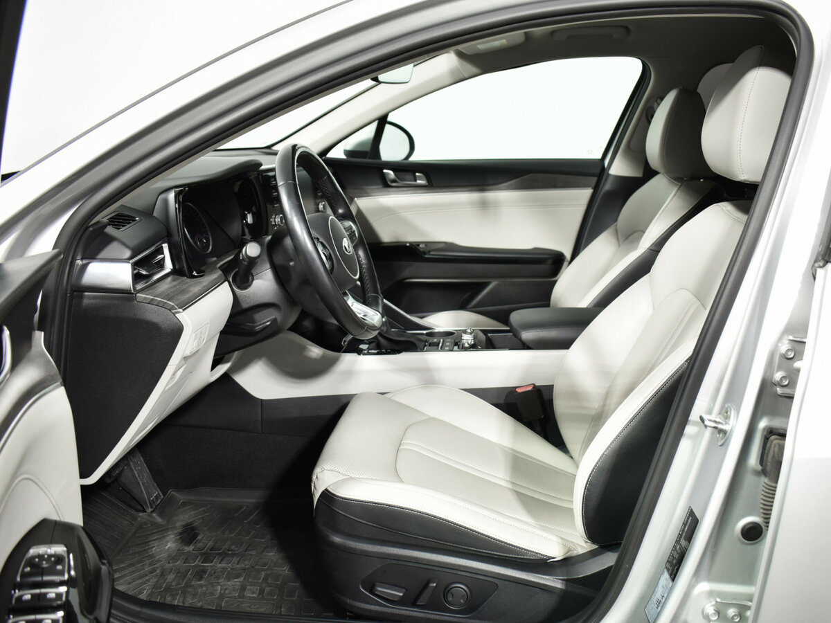 Купить Kia K5 с пробегом. Фото: #9