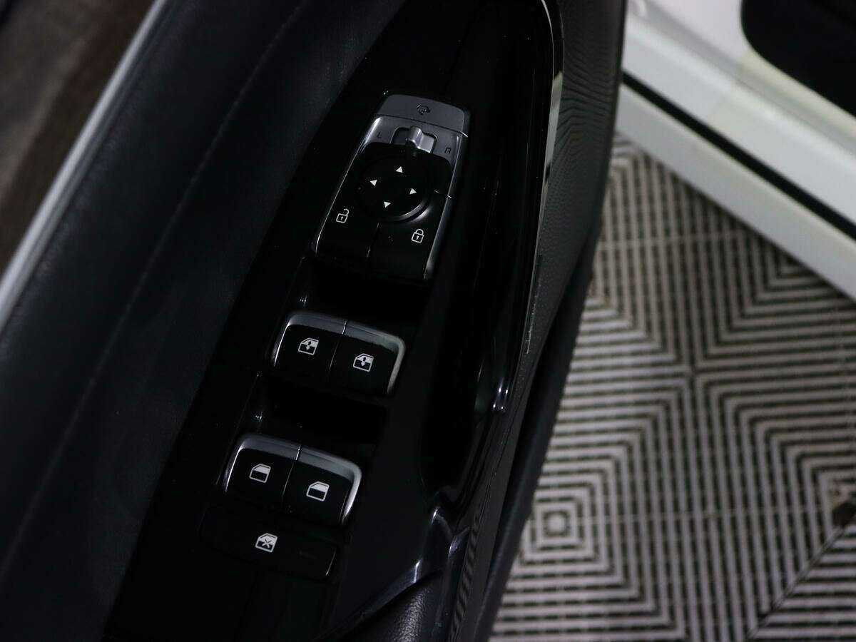 Купить Kia K5 с пробегом. Фото: #14