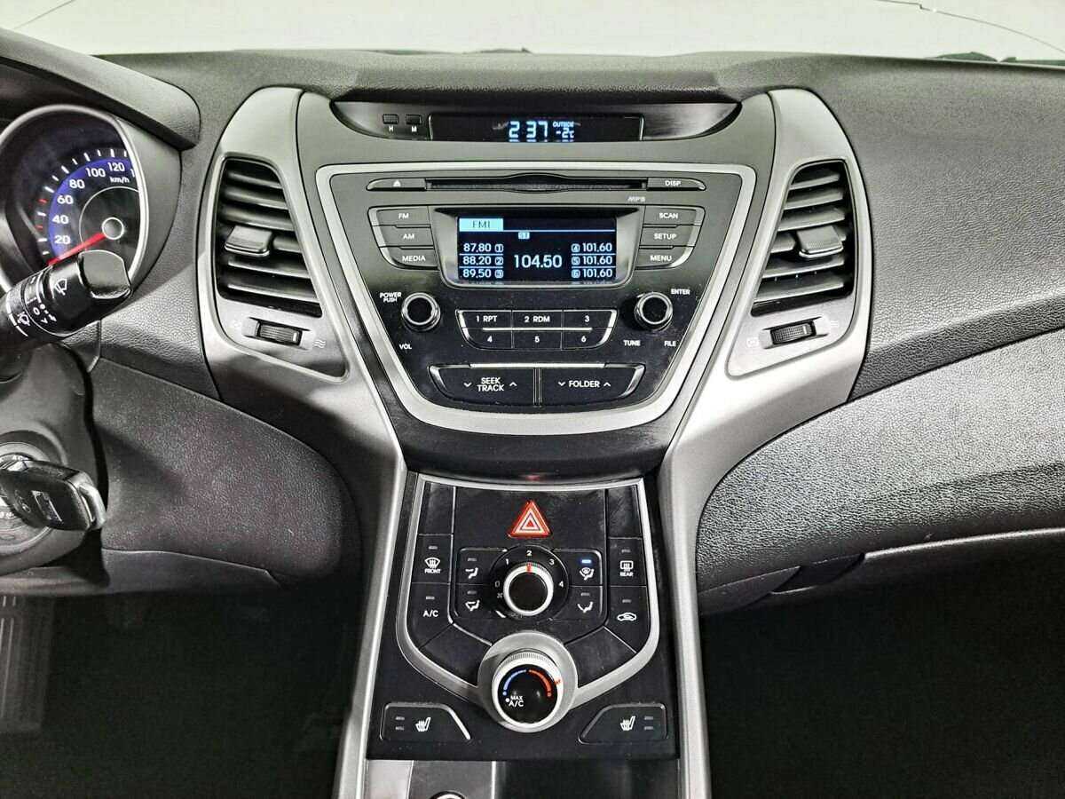 Купить Hyundai Elantra с пробегом. Фото: #14