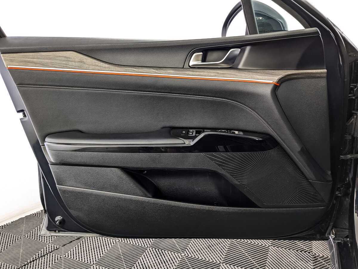 Купить Kia K5 с пробегом. Фото: #14