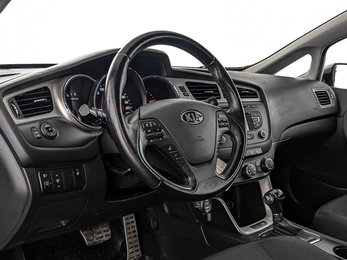 Купить Kia Ceed с пробегом. Фото: #10