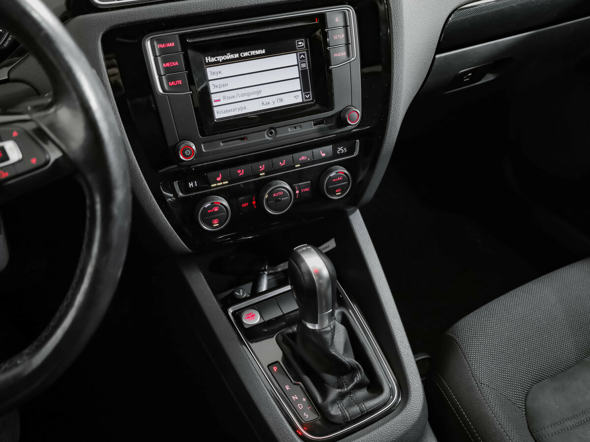 Купить Volkswagen Jetta с пробегом. Фото: #19