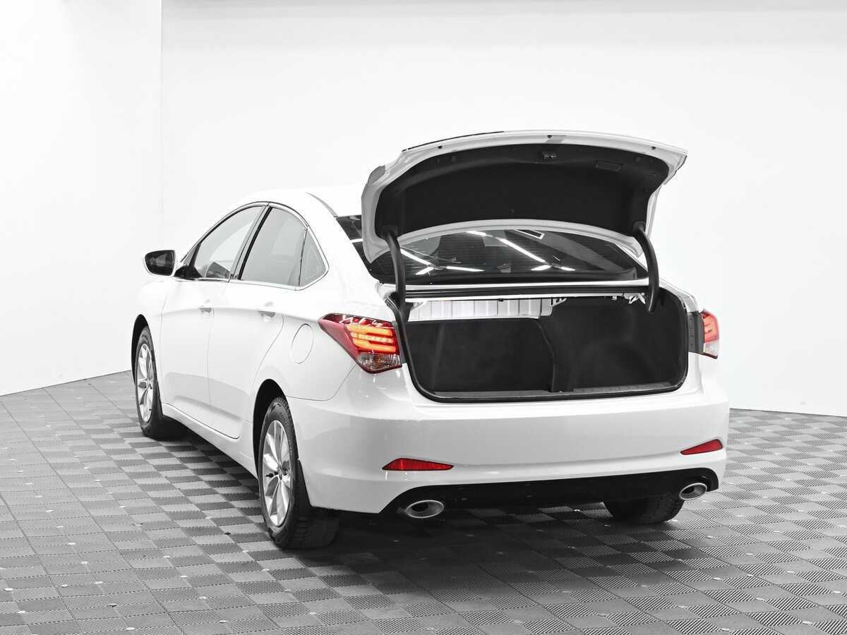 Купить Hyundai i40 с пробегом. Фото: #4