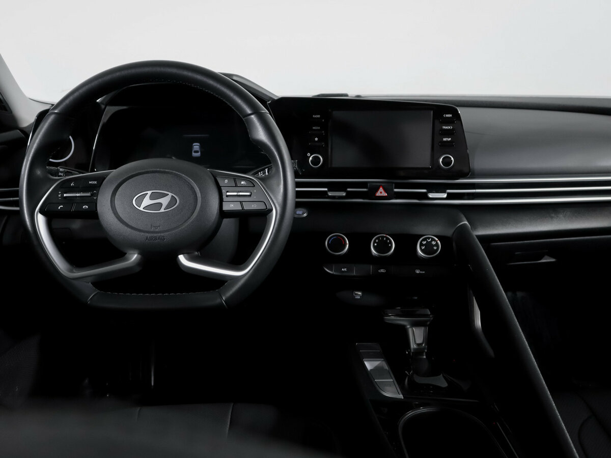 Купить Hyundai Elantra с пробегом. Фото: #9