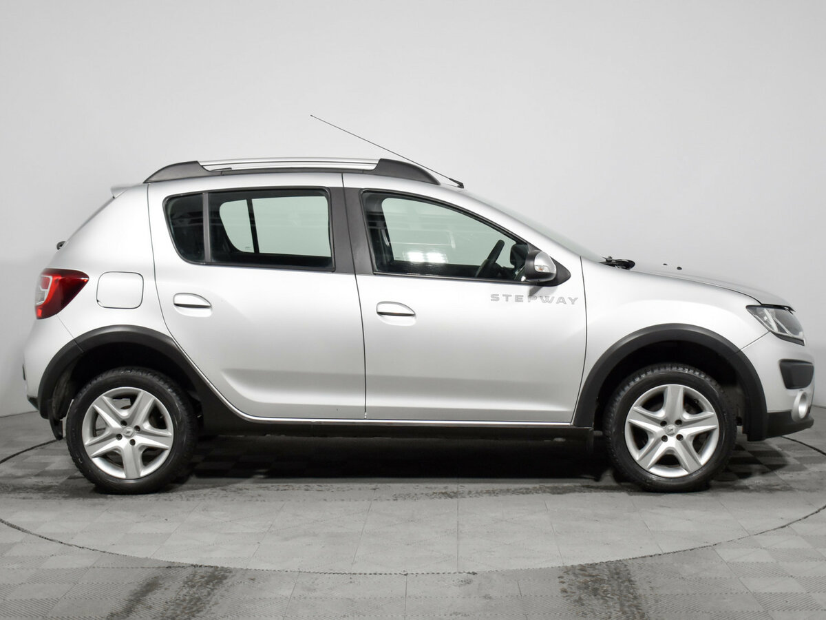 Купить Renault Sandero с пробегом. Фото: #3