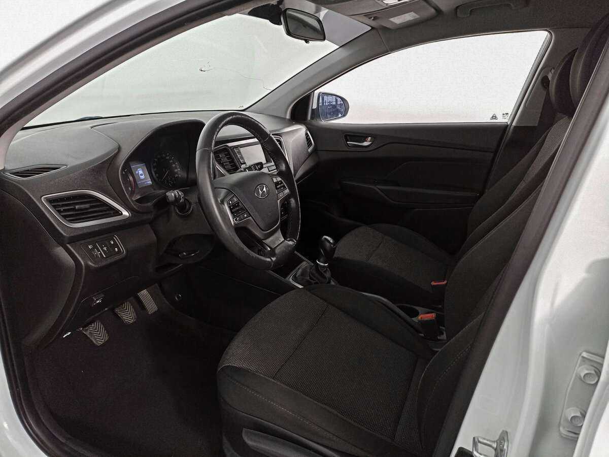 Купить Hyundai Solaris с пробегом. Фото: #13