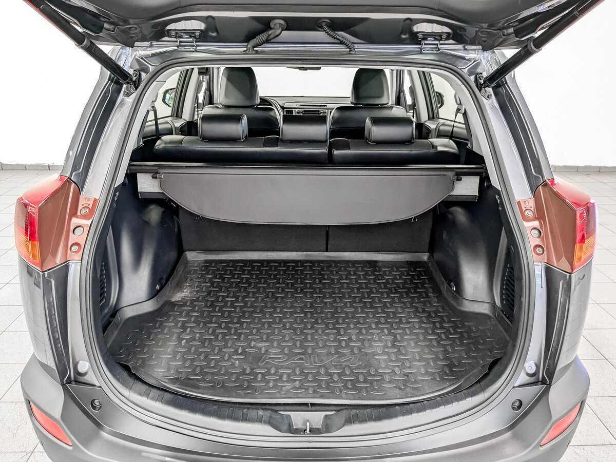 Купить Toyota RAV4 с пробегом. Фото: #9