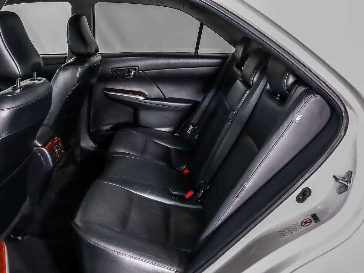 Купить Toyota Camry с пробегом. Фото: #11