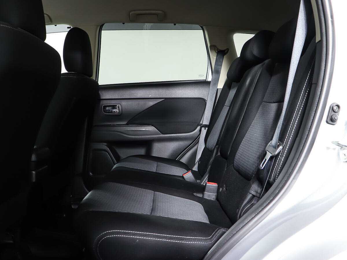 Купить Mitsubishi Outlander с пробегом. Фото: #8