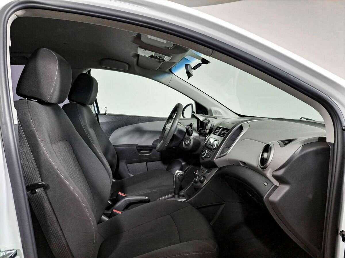 Купить Chevrolet Aveo с пробегом. Фото: #8