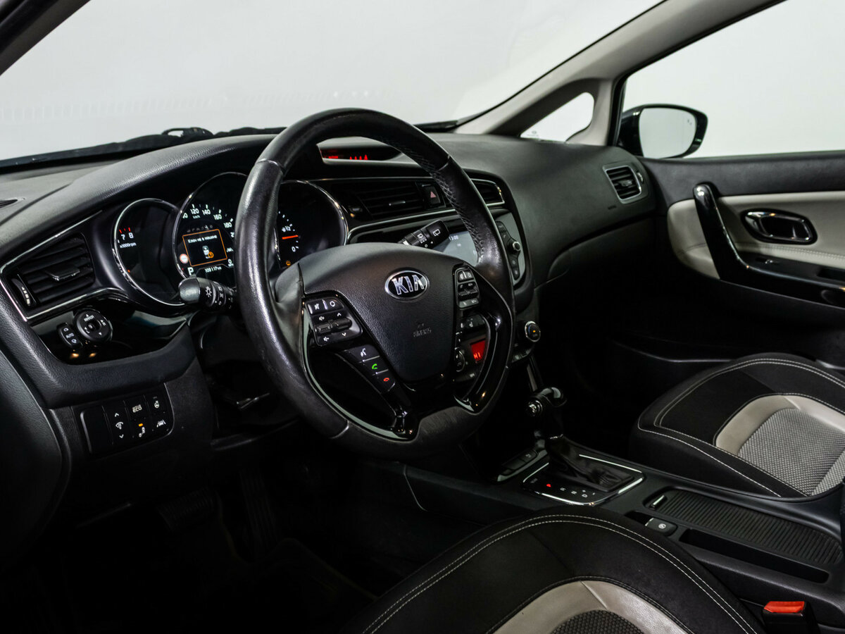 Купить Kia Ceed с пробегом. Фото: #9