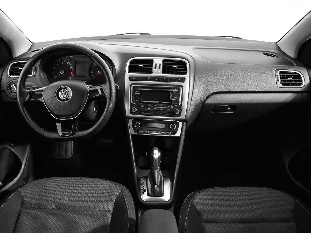 Купить Volkswagen Polo с пробегом. Фото: #11
