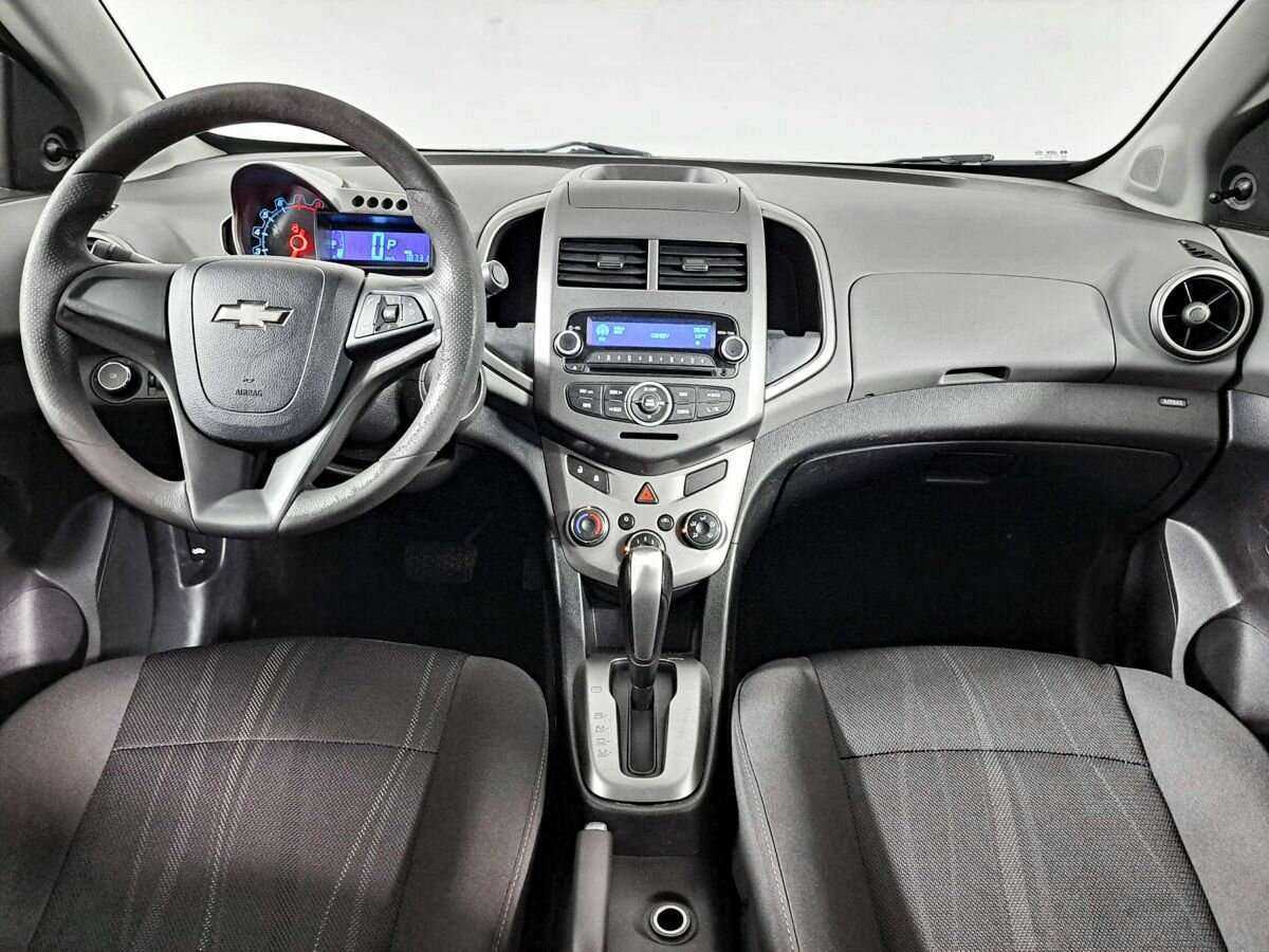 Купить Chevrolet Aveo с пробегом. Фото: #11