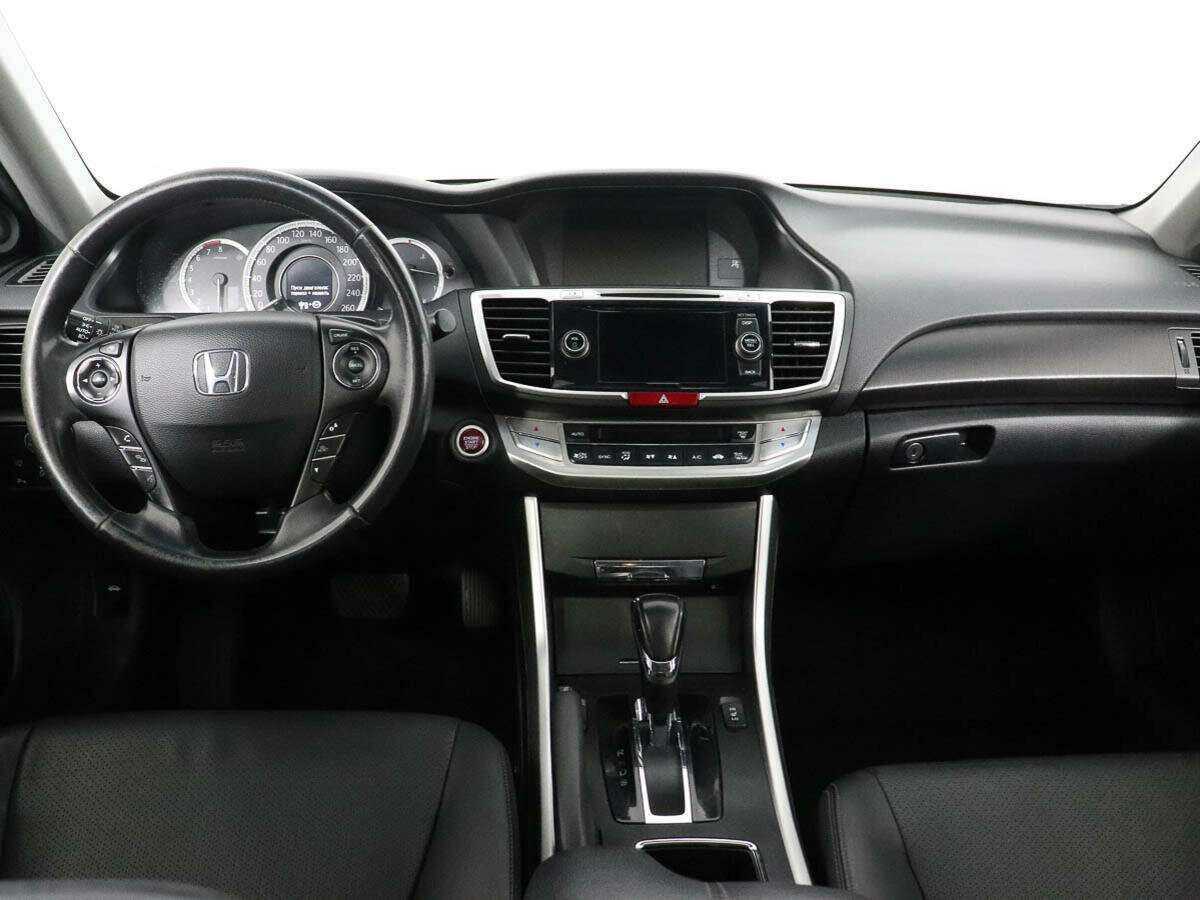 Купить Honda Accord с пробегом. Фото: #10