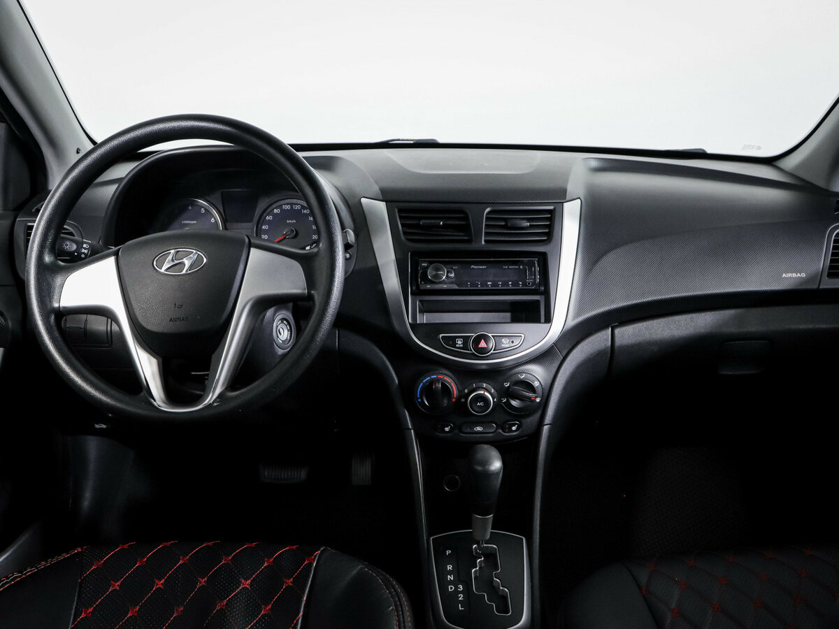 Купить Hyundai Solaris с пробегом. Фото: #9