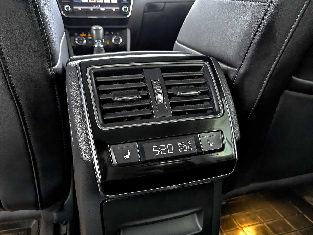 Купить Skoda Superb с пробегом. Фото: #24