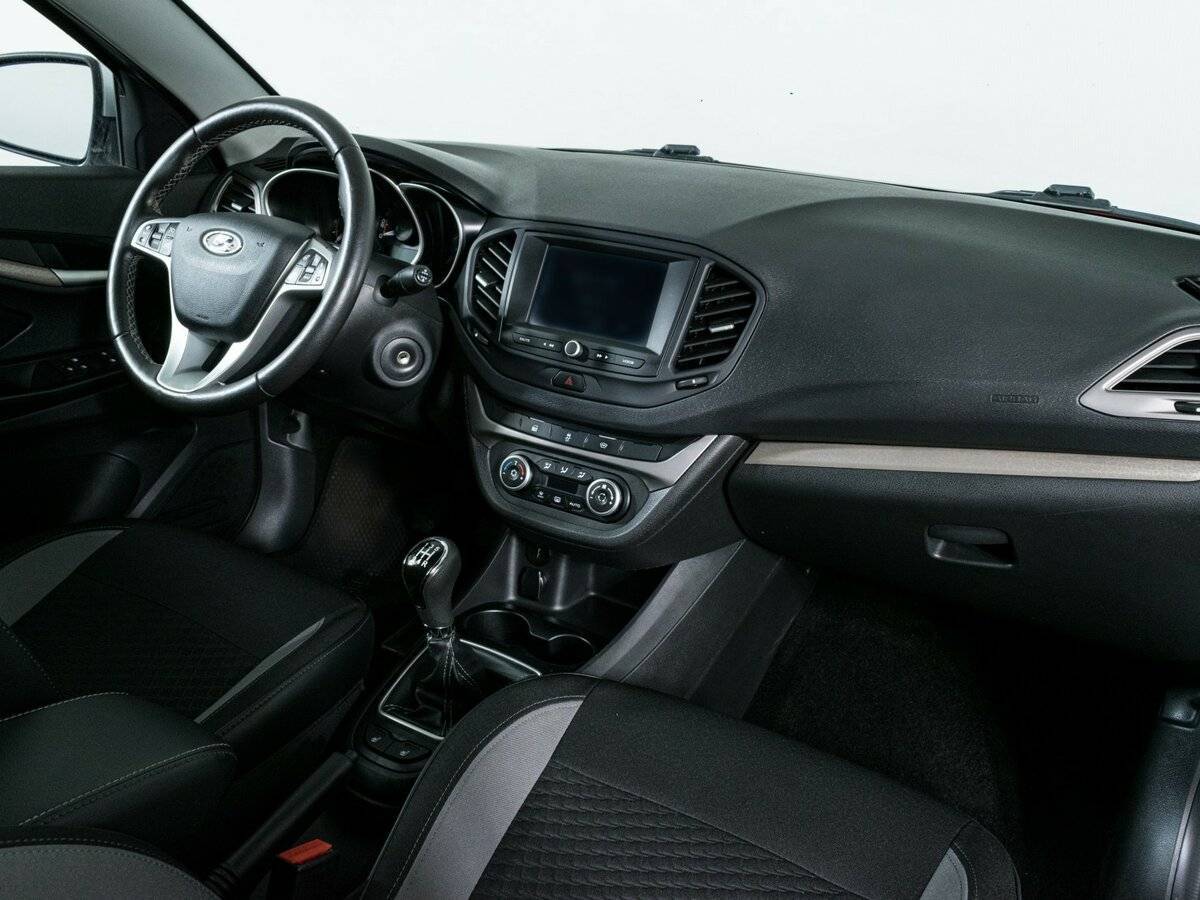 Купить Lada (ВАЗ) Vesta с пробегом. Фото: #7