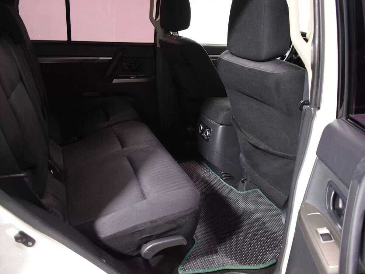 Купить Mitsubishi Pajero с пробегом. Фото: #8