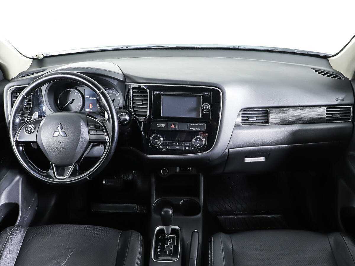 Купить Mitsubishi Outlander с пробегом. Фото: #10