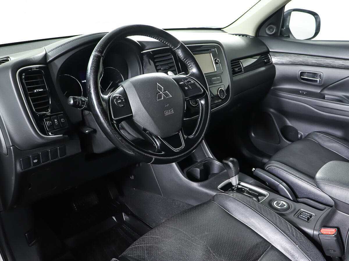 Купить Mitsubishi Outlander с пробегом. Фото: #12