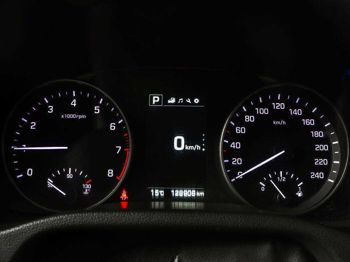 Купить Hyundai Elantra с пробегом. Фото: #10