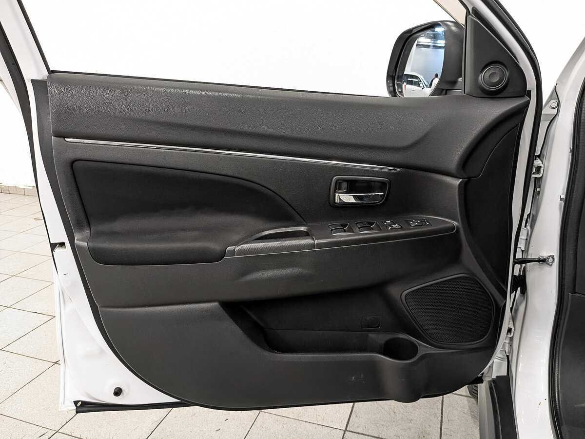 Купить Mitsubishi ASX с пробегом. Фото: #18