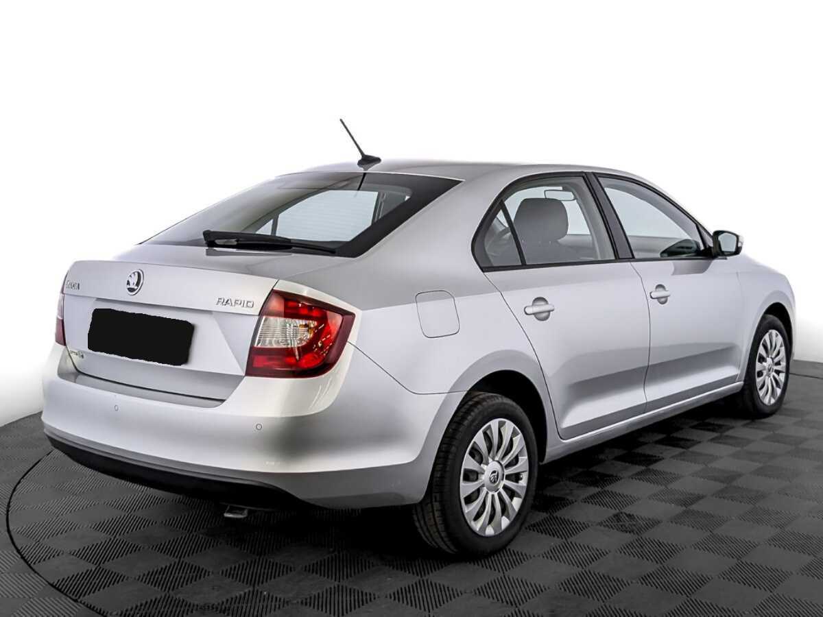 Купить Skoda Rapid с пробегом. Фото: #4