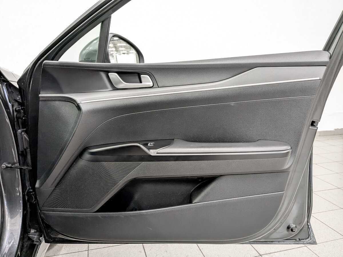 Купить Kia K5 с пробегом. Фото: #22