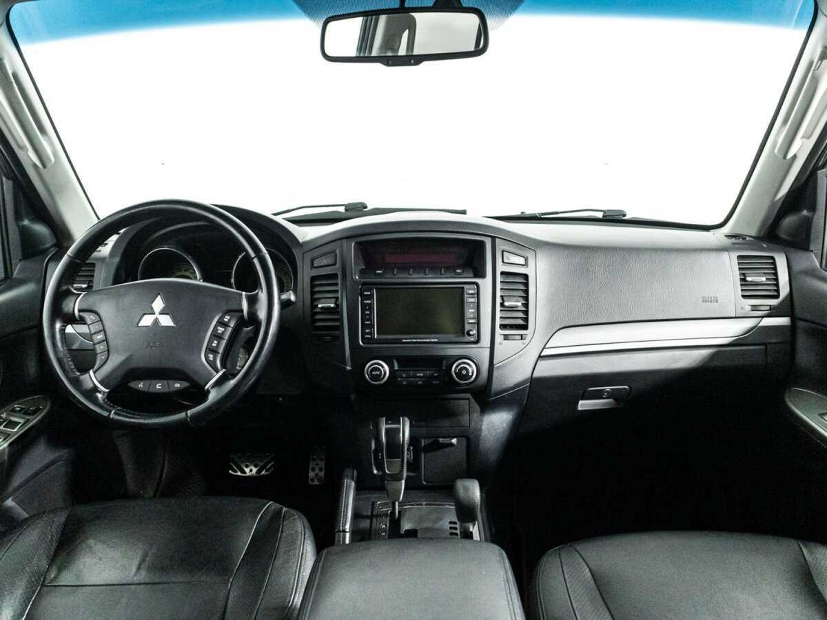 Купить Mitsubishi Pajero с пробегом. Фото: #10