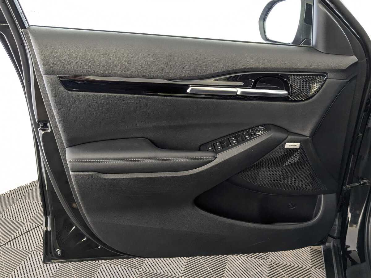 Купить Kia Seltos с пробегом. Фото: #18