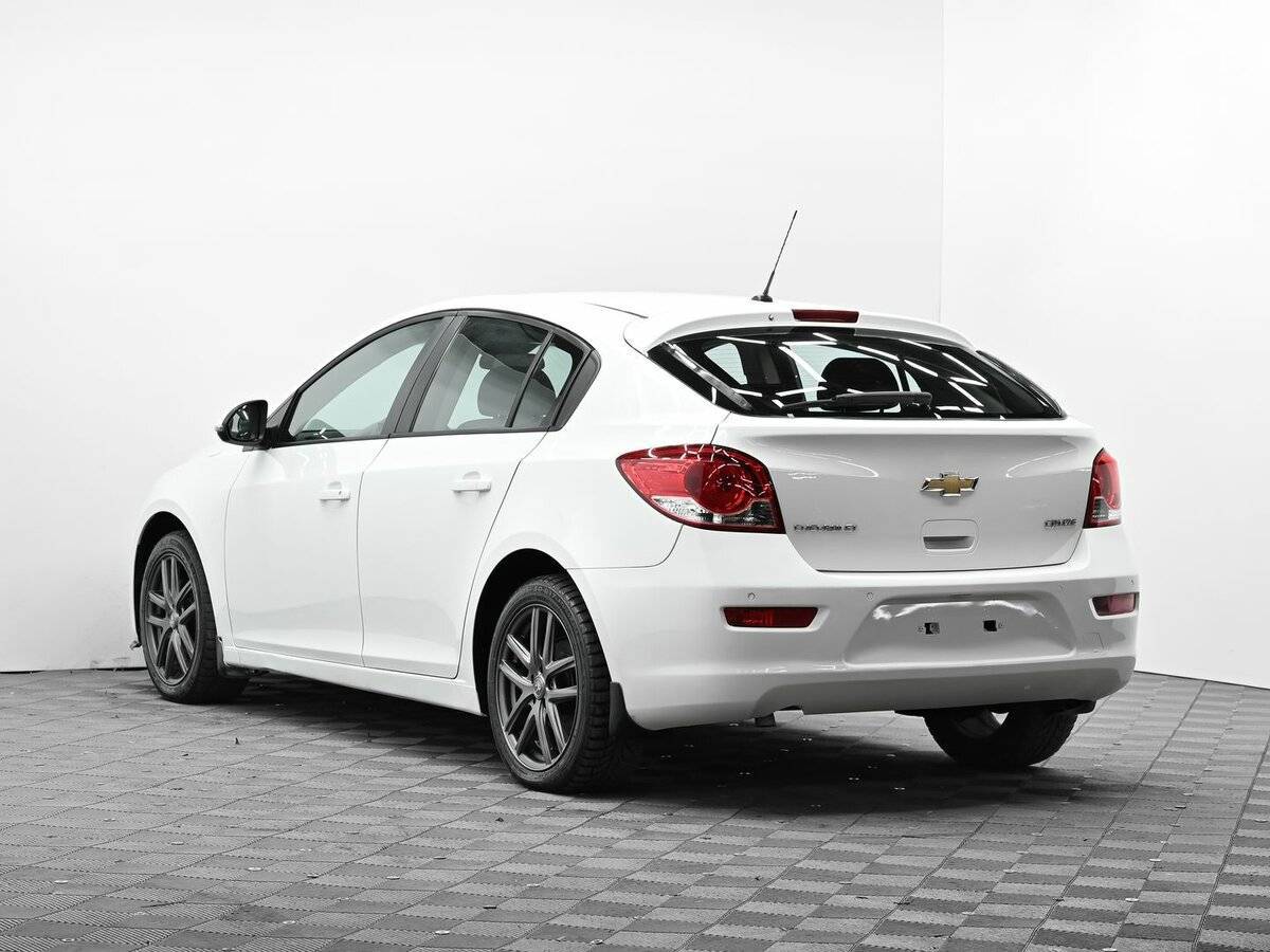 Купить Chevrolet Cruze с пробегом. Фото: #2