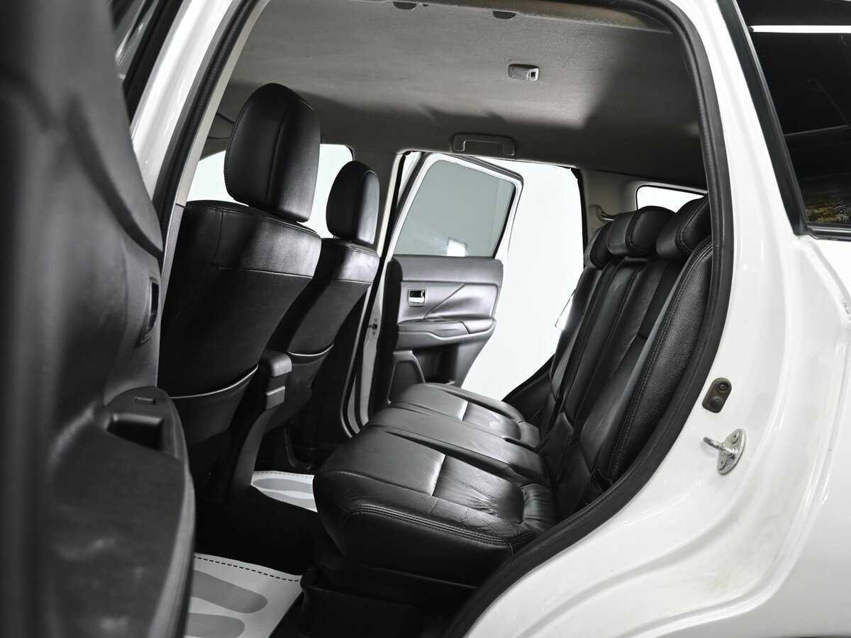 Купить Mitsubishi Outlander с пробегом. Фото: #14