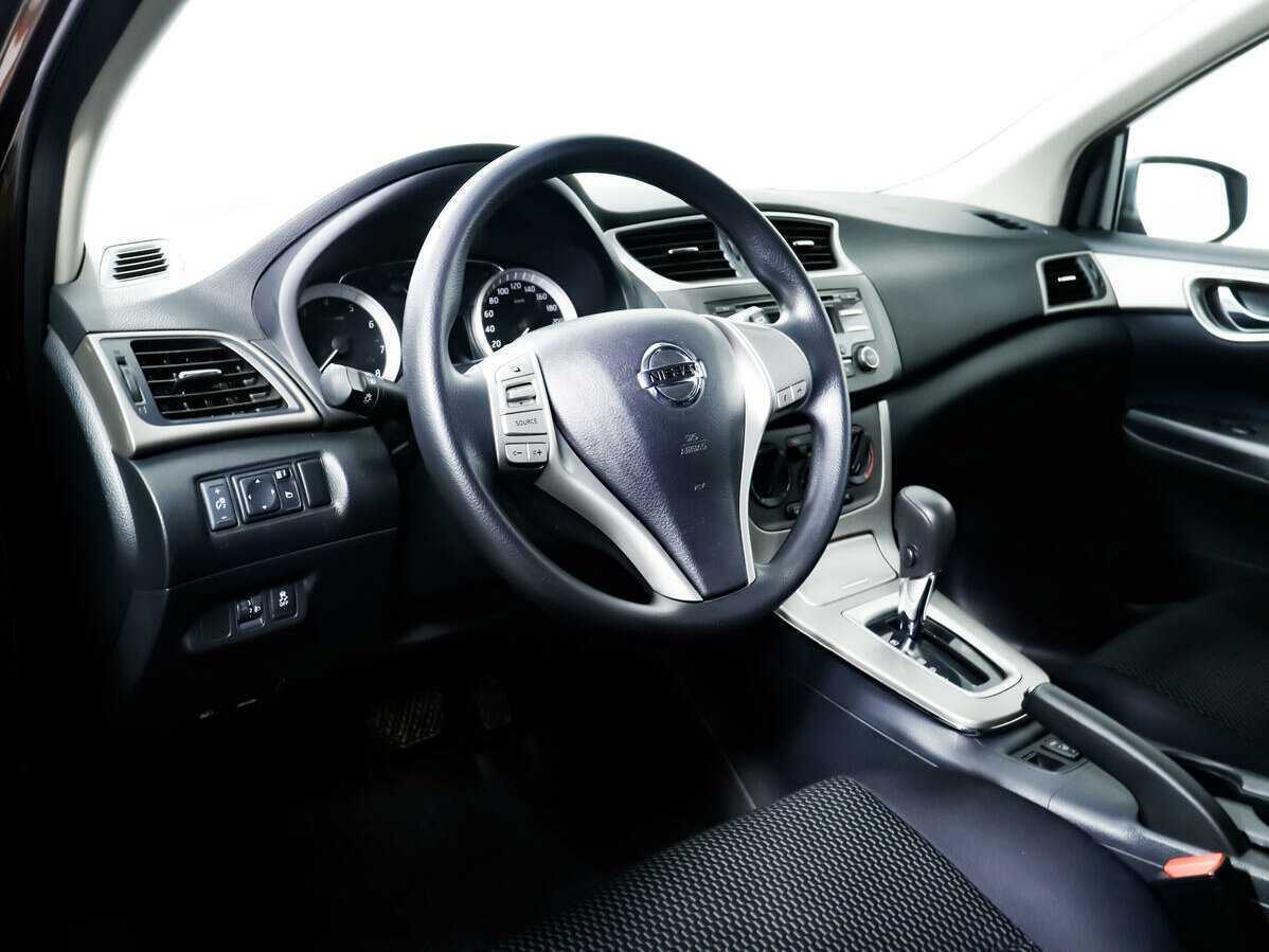 Купить Nissan Tiida с пробегом. Фото: #10