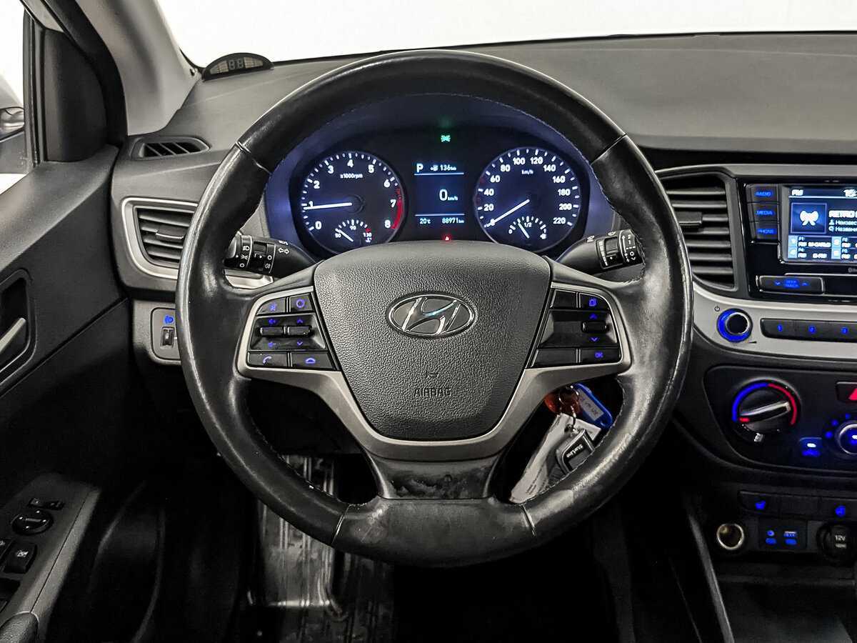 Купить Hyundai Solaris с пробегом. Фото: #21