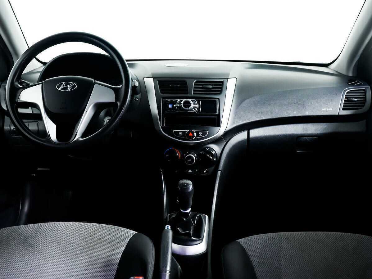 Купить Hyundai Solaris с пробегом. Фото: #10