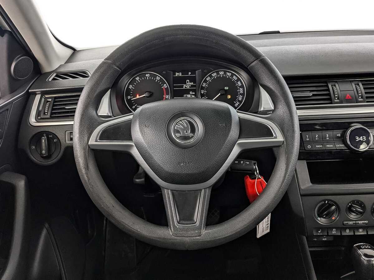 Купить Skoda Rapid с пробегом. Фото: #17