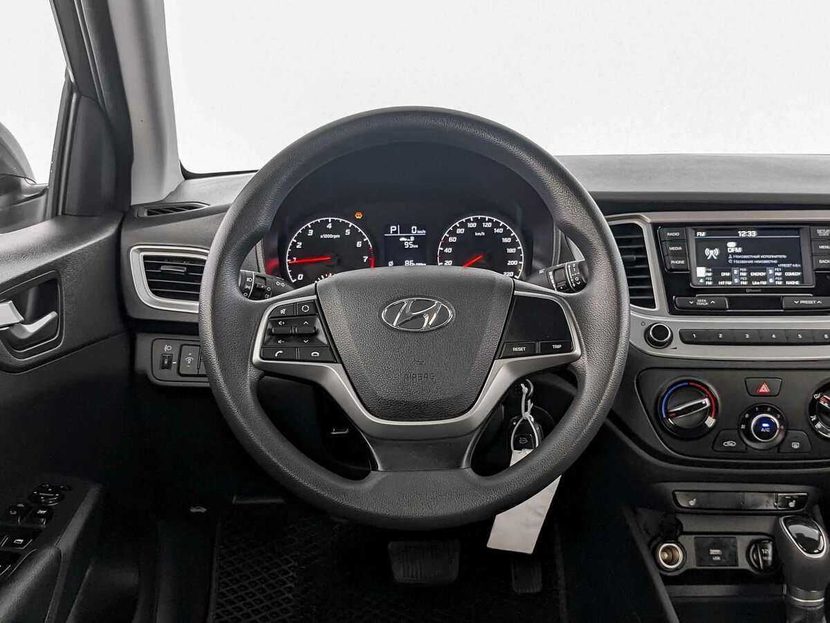 Купить Hyundai Solaris с пробегом. Фото: #16