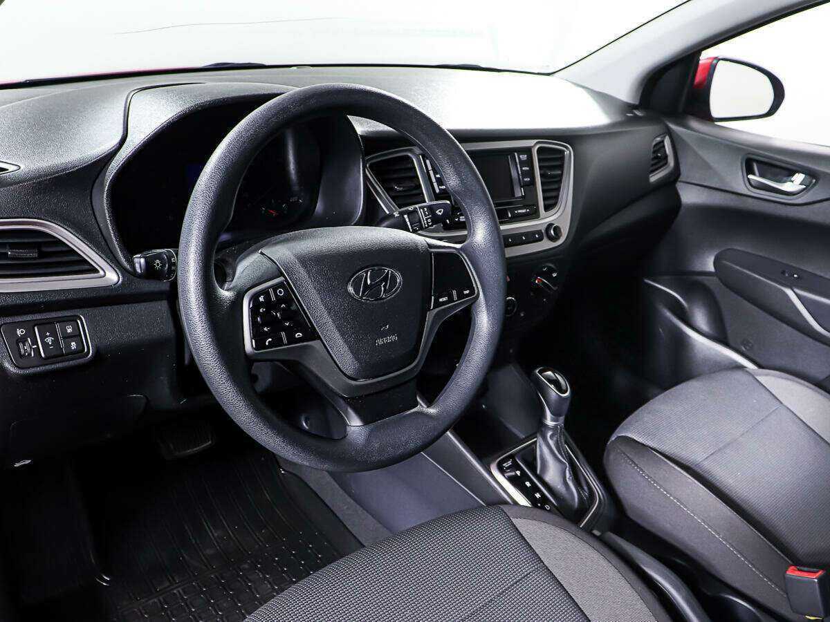 Купить Hyundai Solaris с пробегом. Фото: #12